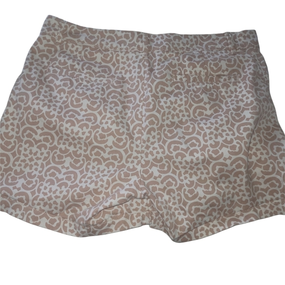 Banana Republic Cream and Tan  Patterned Shorts 8 - Picture 3 of 3